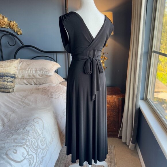 Super Comfy Black Midi Dress - Picture 6 of 14